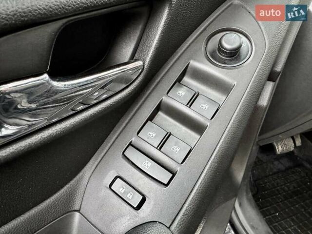 Черный Шевроле Трекер, объемом двигателя 1.8 л и пробегом 140 тыс. км за 8999 $, фото 9 на Automoto.ua