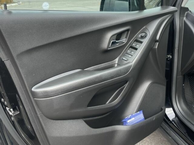 Черный Шевроле Трекер, объемом двигателя 1.4 л и пробегом 42 тыс. км за 15500 $, фото 3 на Automoto.ua