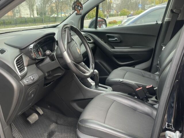 Черный Шевроле Трекер, объемом двигателя 1.4 л и пробегом 42 тыс. км за 15500 $, фото 2 на Automoto.ua