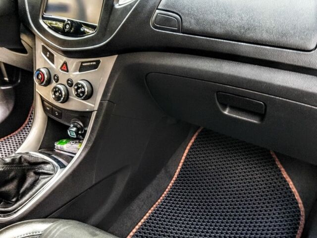 Коричневый Шевроле Трекер, объемом двигателя 1.4 л и пробегом 140 тыс. км за 10250 $, фото 11 на Automoto.ua