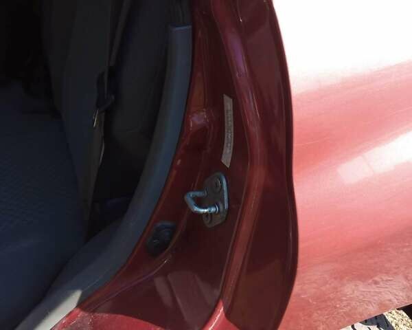 Красный Шевроле Трекер, объемом двигателя 2 л и пробегом 269 тыс. км за 3990 $, фото 14 на Automoto.ua