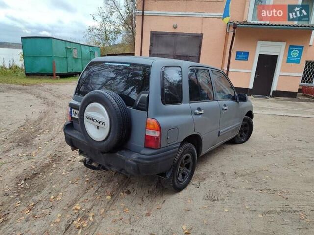Серый Шевроле Трекер, объемом двигателя 2 л и пробегом 220 тыс. км за 3000 $, фото 1 на Automoto.ua