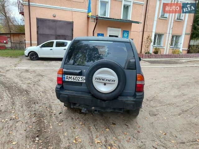Серый Шевроле Трекер, объемом двигателя 2 л и пробегом 220 тыс. км за 3000 $, фото 5 на Automoto.ua