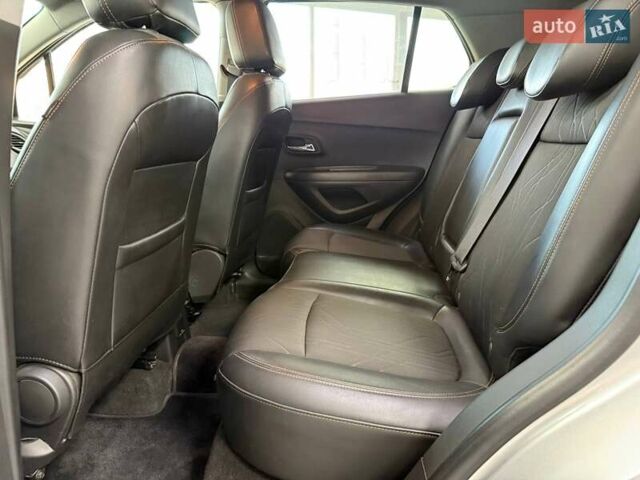 Серый Шевроле Трекер, объемом двигателя 1.36 л и пробегом 120 тыс. км за 13490 $, фото 35 на Automoto.ua