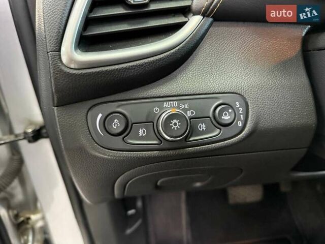 Серый Шевроле Трекер, объемом двигателя 1.36 л и пробегом 120 тыс. км за 12990 $, фото 20 на Automoto.ua