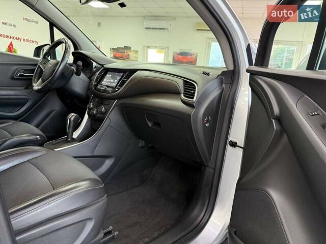 Серый Шевроле Трекер, объемом двигателя 1.36 л и пробегом 120 тыс. км за 13490 $, фото 32 на Automoto.ua