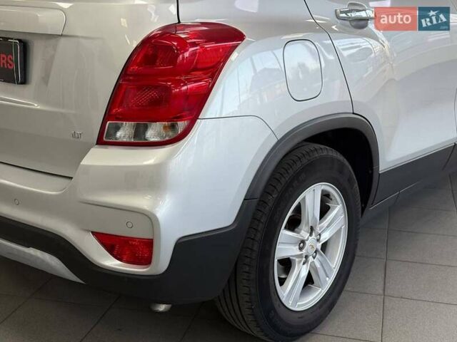 Серый Шевроле Трекер, объемом двигателя 1.36 л и пробегом 120 тыс. км за 12990 $, фото 11 на Automoto.ua