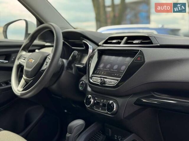 Білий Шевроле Трейлблейзер, об'ємом двигуна 1.34 л та пробігом 80 тис. км за 18900 $, фото 20 на Automoto.ua