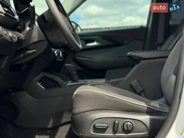 Білий Шевроле Трейлблейзер, об'ємом двигуна 1.34 л та пробігом 80 тис. км за 18900 $, фото 11 на Automoto.ua