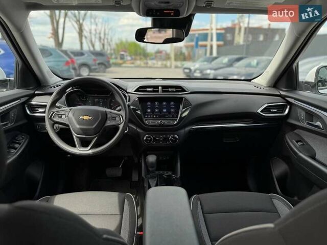 Білий Шевроле Трейлблейзер, об'ємом двигуна 1.34 л та пробігом 80 тис. км за 18900 $, фото 26 на Automoto.ua