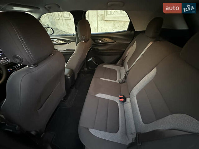 Білий Шевроле Трейлблейзер, об'ємом двигуна 1.2 л та пробігом 20 тис. км за 18000 $, фото 27 на Automoto.ua