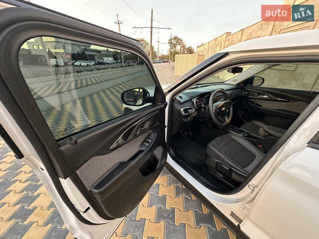 Білий Шевроле Трейлблейзер, об'ємом двигуна 1.2 л та пробігом 20 тис. км за 18000 $, фото 22 на Automoto.ua