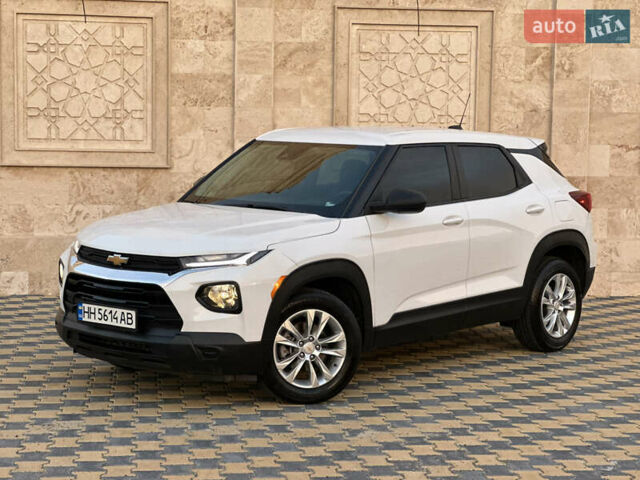 Білий Шевроле Трейлблейзер, об'ємом двигуна 1.2 л та пробігом 20 тис. км за 18000 $, фото 2 на Automoto.ua