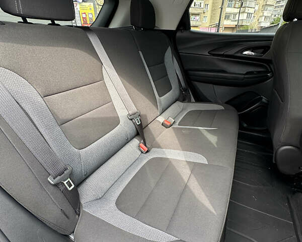 Белый Шевроле Трейлблейзер, объемом двигателя 1.3 л и пробегом 22 тыс. км за 19500 $, фото 15 на Automoto.ua