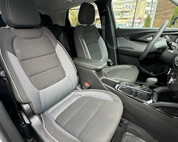 Белый Шевроле Трейлблейзер, объемом двигателя 1.3 л и пробегом 22 тыс. км за 19500 $, фото 13 на Automoto.ua