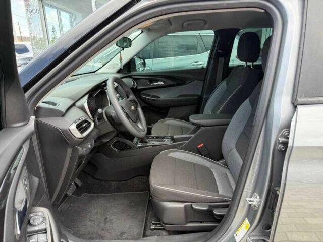 Серый Шевроле Трейлблейзер, объемом двигателя 1.2 л и пробегом 28 тыс. км за 5100 $, фото 4 на Automoto.ua