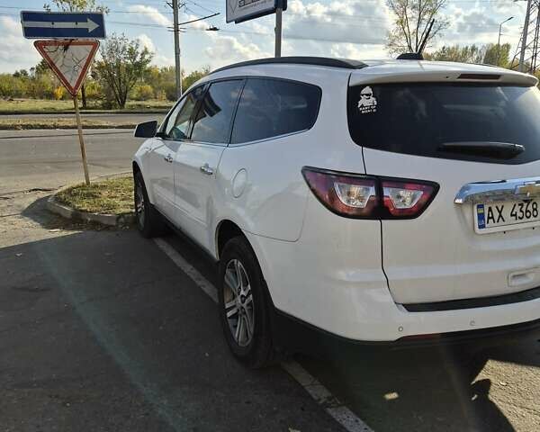 Белый Шевроле Траверс, объемом двигателя 3.56 л и пробегом 223 тыс. км за 12900 $, фото 2 на Automoto.ua