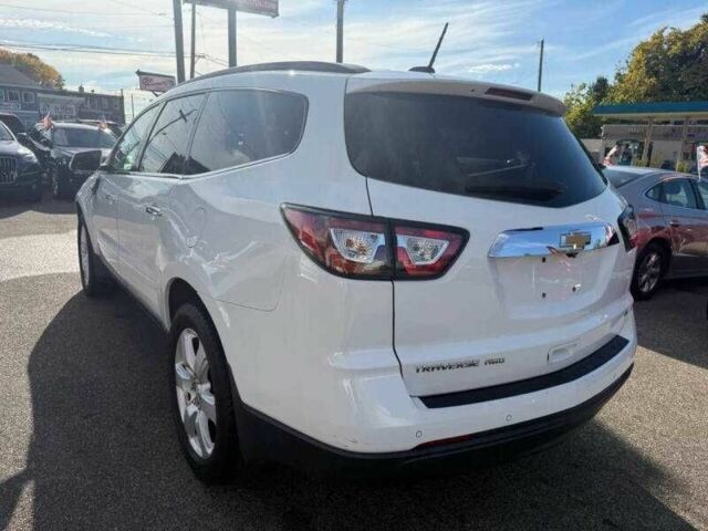 Білий Шевроле Траверс, об'ємом двигуна 3.6 л та пробігом 65 тис. км за 1500 $, фото 1 на Automoto.ua