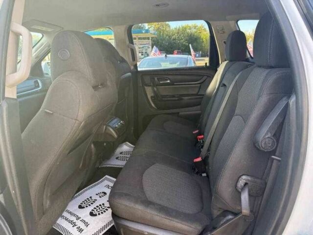 Білий Шевроле Траверс, об'ємом двигуна 3.6 л та пробігом 65 тис. км за 1500 $, фото 8 на Automoto.ua