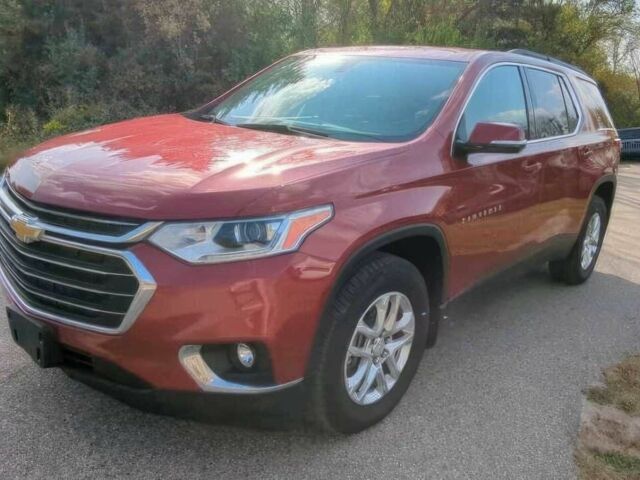 Красный Шевроле Траверс, объемом двигателя 3.6 л и пробегом 33 тыс. км за 17900 $, фото 2 на Automoto.ua