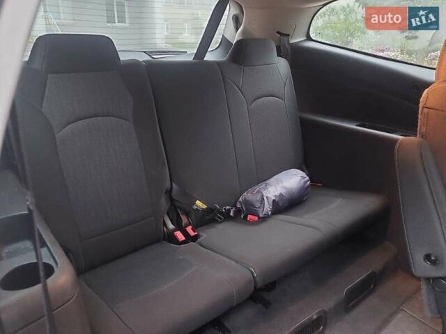 Серый Шевроле Траверс, объемом двигателя 3.56 л и пробегом 205 тыс. км за 12000 $, фото 8 на Automoto.ua