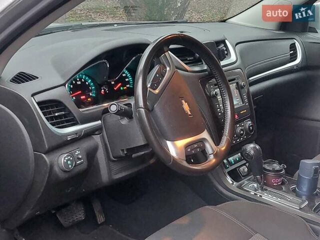 Серый Шевроле Траверс, объемом двигателя 3.56 л и пробегом 205 тыс. км за 12000 $, фото 5 на Automoto.ua