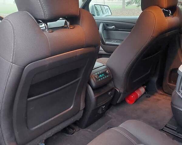 Серый Шевроле Траверс, объемом двигателя 3.56 л и пробегом 205 тыс. км за 12000 $, фото 7 на Automoto.ua