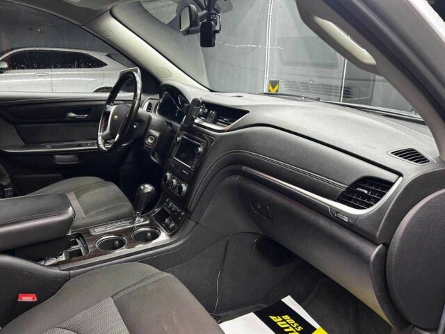 Сірий Шевроле Траверс, об'ємом двигуна 3.6 л та пробігом 206 тис. км за 13000 $, фото 12 на Automoto.ua