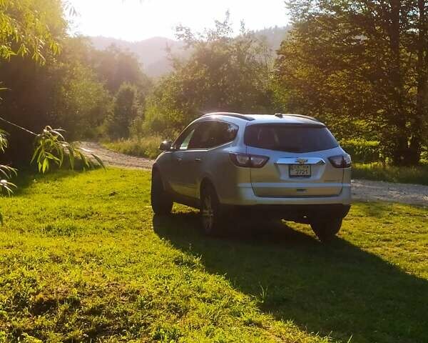 Серый Шевроле Траверс, объемом двигателя 3.56 л и пробегом 205 тыс. км за 12000 $, фото 19 на Automoto.ua