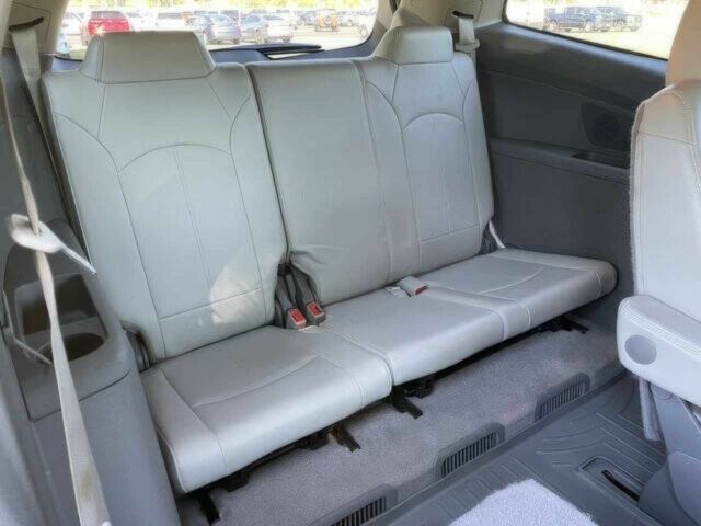 Серый Шевроле Траверс, объемом двигателя 3.6 л и пробегом 59 тыс. км за 17000 $, фото 12 на Automoto.ua