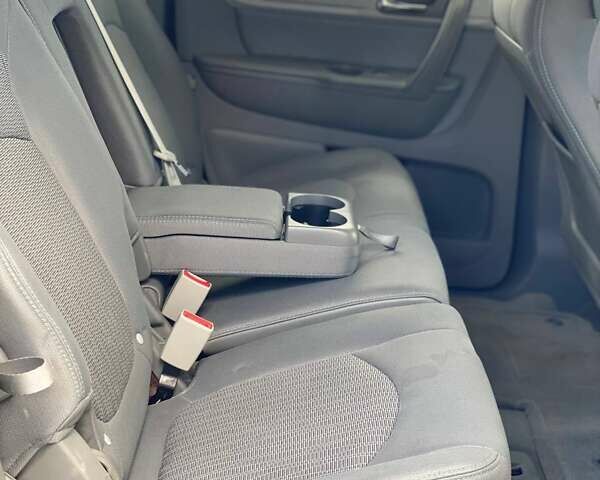 Серый Шевроле Траверс, объемом двигателя 3.56 л и пробегом 114 тыс. км за 12990 $, фото 44 на Automoto.ua