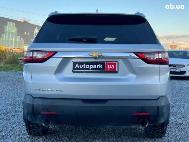 Серый Шевроле Траверс, объемом двигателя 3.6 л и пробегом 177 тыс. км за 17490 $, фото 6 на Automoto.ua