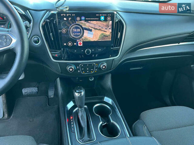 Сірий Шевроле Траверс, об'ємом двигуна 3.6 л та пробігом 177 тис. км за 17490 $, фото 26 на Automoto.ua