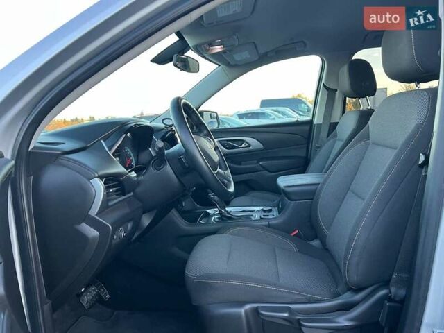 Сірий Шевроле Траверс, об'ємом двигуна 3.6 л та пробігом 177 тис. км за 17490 $, фото 19 на Automoto.ua