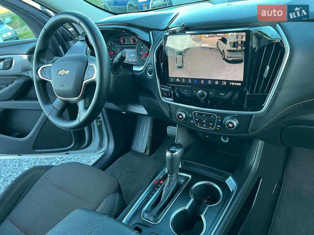 Сірий Шевроле Траверс, об'ємом двигуна 3.6 л та пробігом 177 тис. км за 17490 $, фото 41 на Automoto.ua