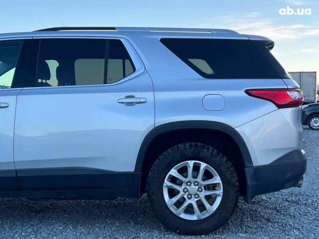 Серый Шевроле Траверс, объемом двигателя 3.6 л и пробегом 177 тыс. км за 17490 $, фото 4 на Automoto.ua