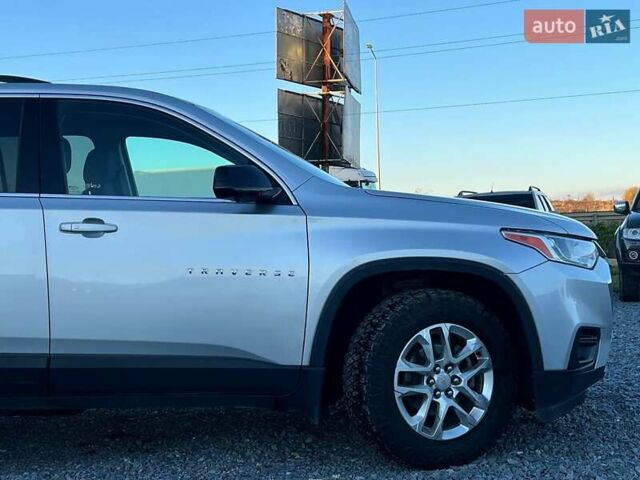 Сірий Шевроле Траверс, об'ємом двигуна 3.6 л та пробігом 177 тис. км за 17490 $, фото 10 на Automoto.ua