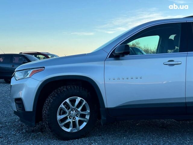 Серый Шевроле Траверс, объемом двигателя 3.6 л и пробегом 177 тыс. км за 17490 $, фото 2 на Automoto.ua