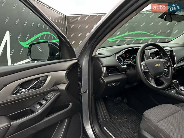 Серый Шевроле Траверс, объемом двигателя 3.56 л и пробегом 45 тыс. км за 23000 $, фото 9 на Automoto.ua