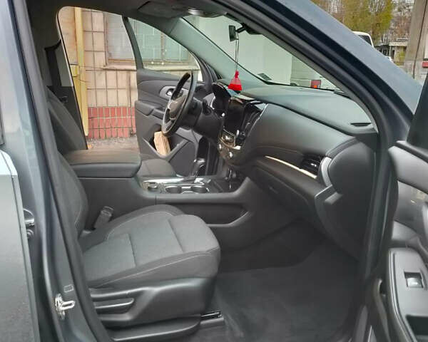 Серый Шевроле Траверс, объемом двигателя 3.6 л и пробегом 96 тыс. км за 24900 $, фото 7 на Automoto.ua