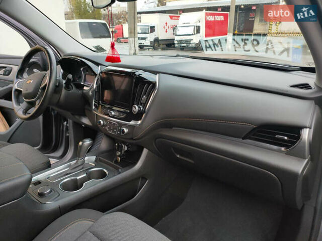 Серый Шевроле Траверс, объемом двигателя 3.6 л и пробегом 96 тыс. км за 24900 $, фото 5 на Automoto.ua