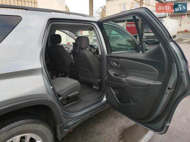 Серый Шевроле Траверс, объемом двигателя 3.6 л и пробегом 96 тыс. км за 24900 $, фото 10 на Automoto.ua