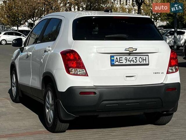 Білий Шевроле Trax, об'ємом двигуна 1.38 л та пробігом 135 тис. км за 10500 $, фото 4 на Automoto.ua