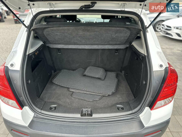 Шевроле Trax 2016 в Ровно на Automoto.ua Белый Шевроле Trax, объемом двигателя 1.4 л и пробегом 160 тыс. км за 9850 $, фото 15 на Automoto.ua