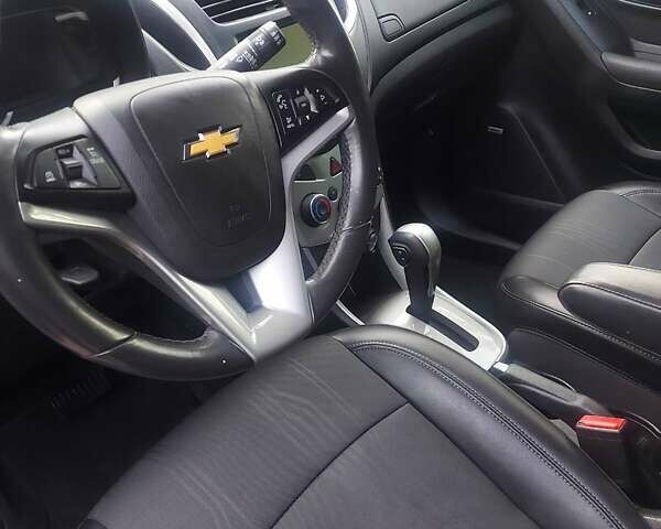 Белый Шевроле Trax, объемом двигателя 1.4 л и пробегом 93 тыс. км за 10300 $, фото 5 на Automoto.ua