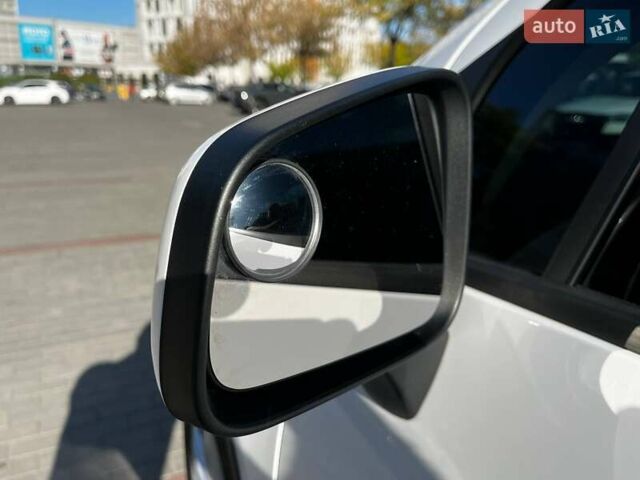 Білий Шевроле Trax, об'ємом двигуна 1.38 л та пробігом 135 тис. км за 10500 $, фото 13 на Automoto.ua