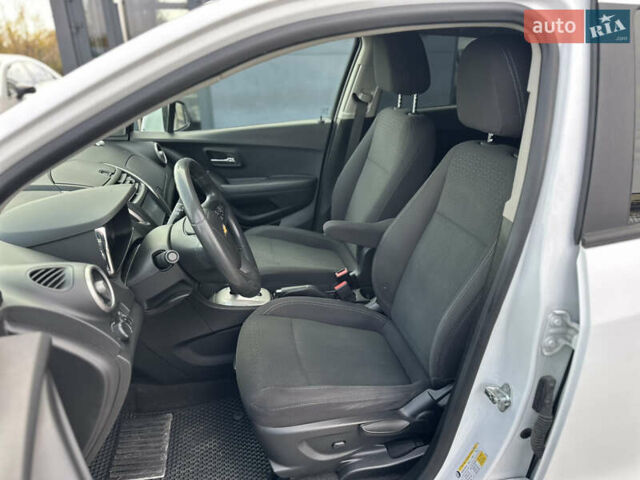 Шевроле Trax 2016 в Ровно на Automoto.ua Белый Шевроле Trax, объемом двигателя 1.4 л и пробегом 160 тыс. км за 9850 $, фото 11 на Automoto.ua