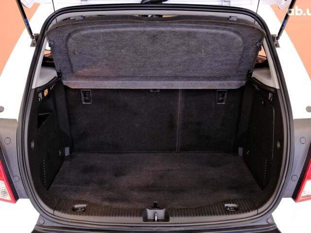 Белый Шевроле Trax, объемом двигателя 1.4 л и пробегом 123 тыс. км за 9900 $, фото 8 на Automoto.ua