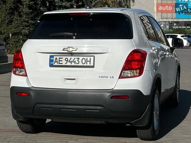 Білий Шевроле Trax, об'ємом двигуна 1.38 л та пробігом 135 тис. км за 10500 $, фото 6 на Automoto.ua
