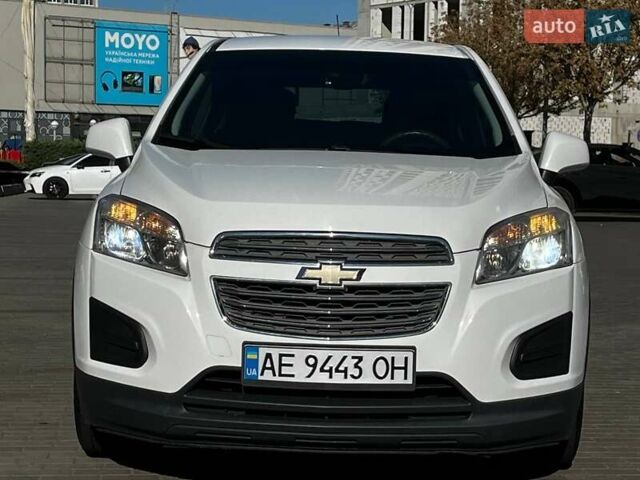 Білий Шевроле Trax, об'ємом двигуна 1.38 л та пробігом 135 тис. км за 10500 $, фото 2 на Automoto.ua